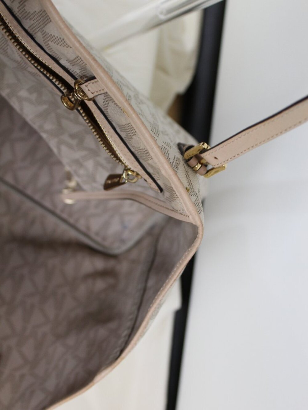 Michael Kors Large Logo Tote Cream Tan MK Shoulder Bag PVC Leather - Picture 11 of 13